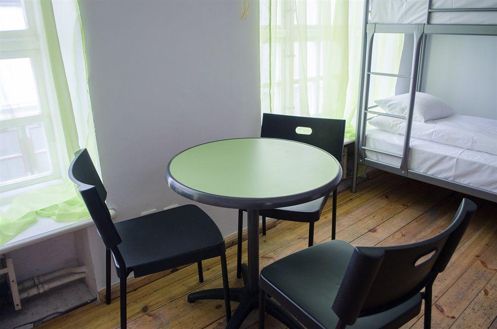 Red Nose Hostel With Self-Check In Riga Eksteriør bilde