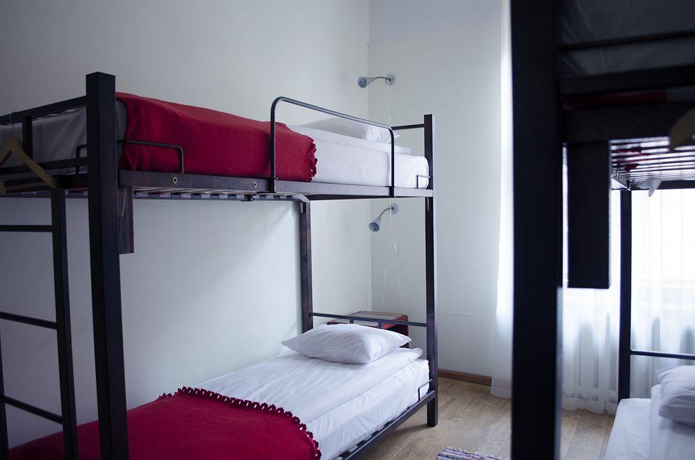 Red Nose Hostel With Self-Check In Riga Eksteriør bilde