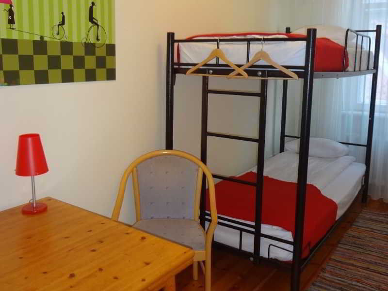 Red Nose Hostel With Self-Check In Riga Eksteriør bilde