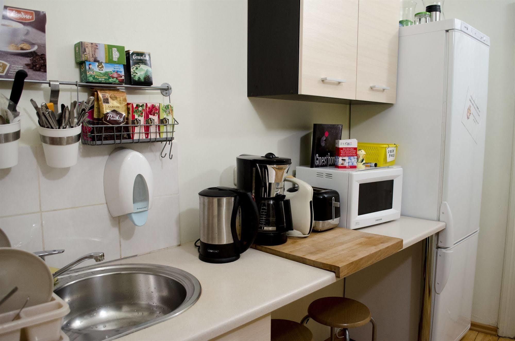 Red Nose Hostel With Self-Check In Riga Eksteriør bilde