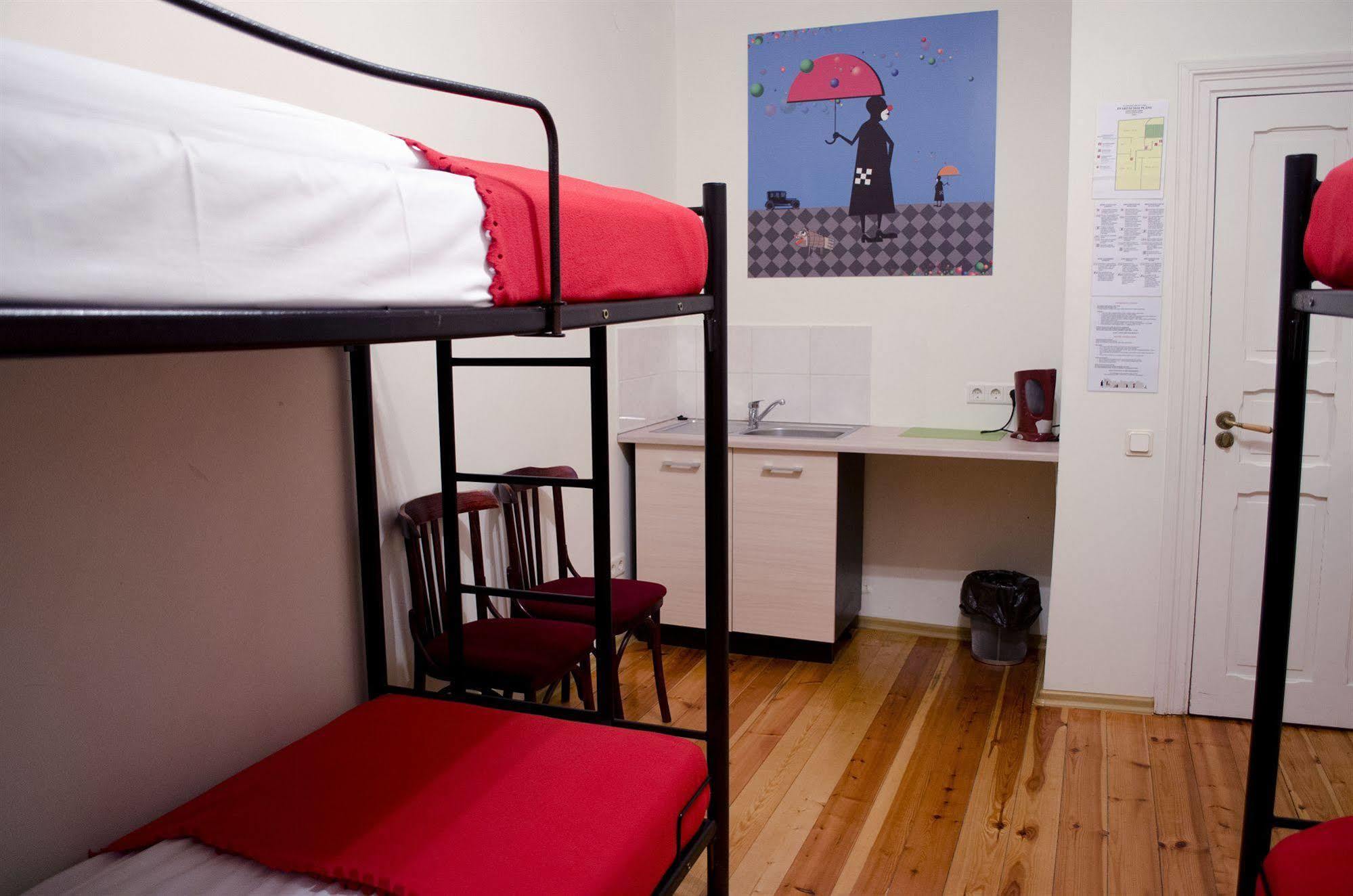 Red Nose Hostel With Self-Check In Riga Eksteriør bilde