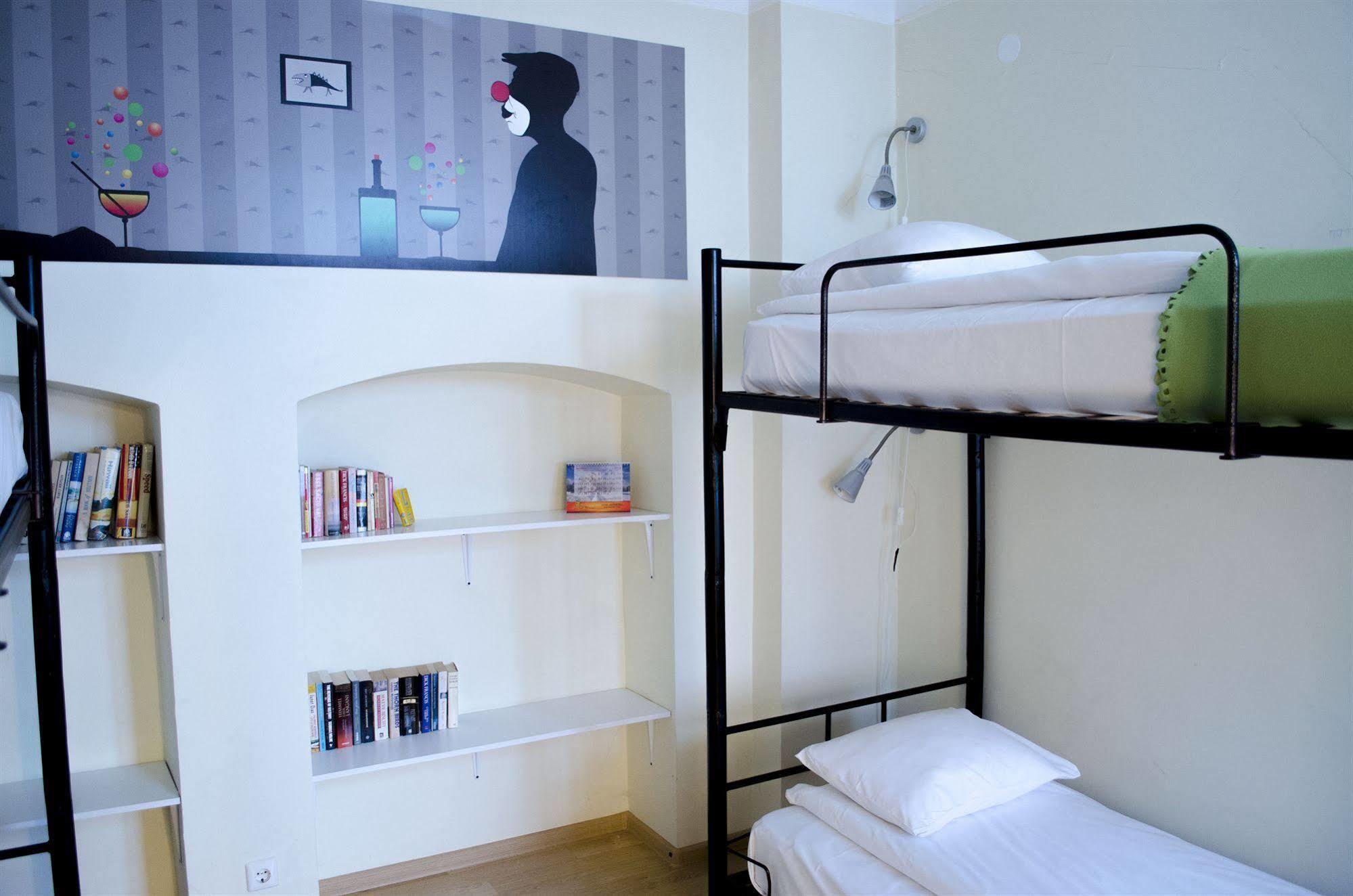 Red Nose Hostel With Self-Check In Riga Eksteriør bilde